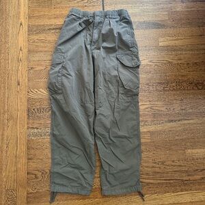 Uniqlo Men's Lightweight Cargo Pants in Olive Green